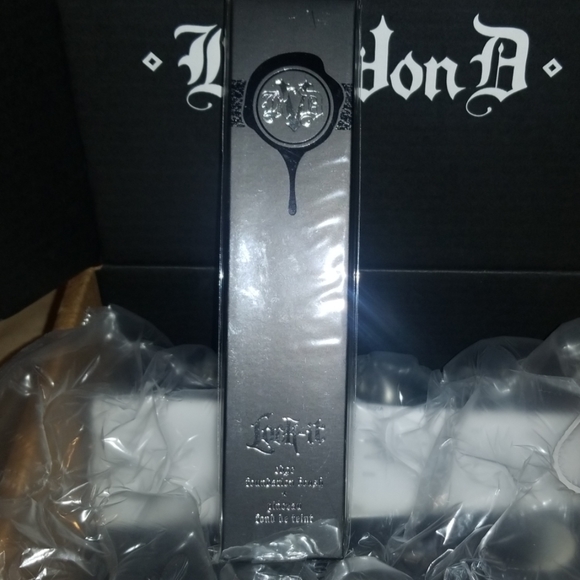 KAT VON D LOCK IT EDGE FOUNDATION BRUSH - Picture 4 of 4